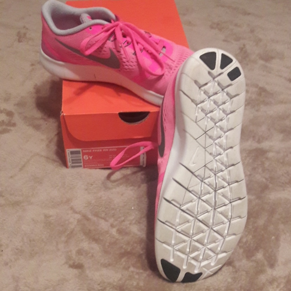 Sneakers - Picture 2 of 3